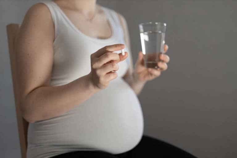 Experts Suggest Investigating Acetaminophen For Pregnant Women