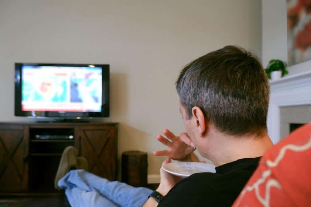 Keep Away From Distractions While Eating Your Food